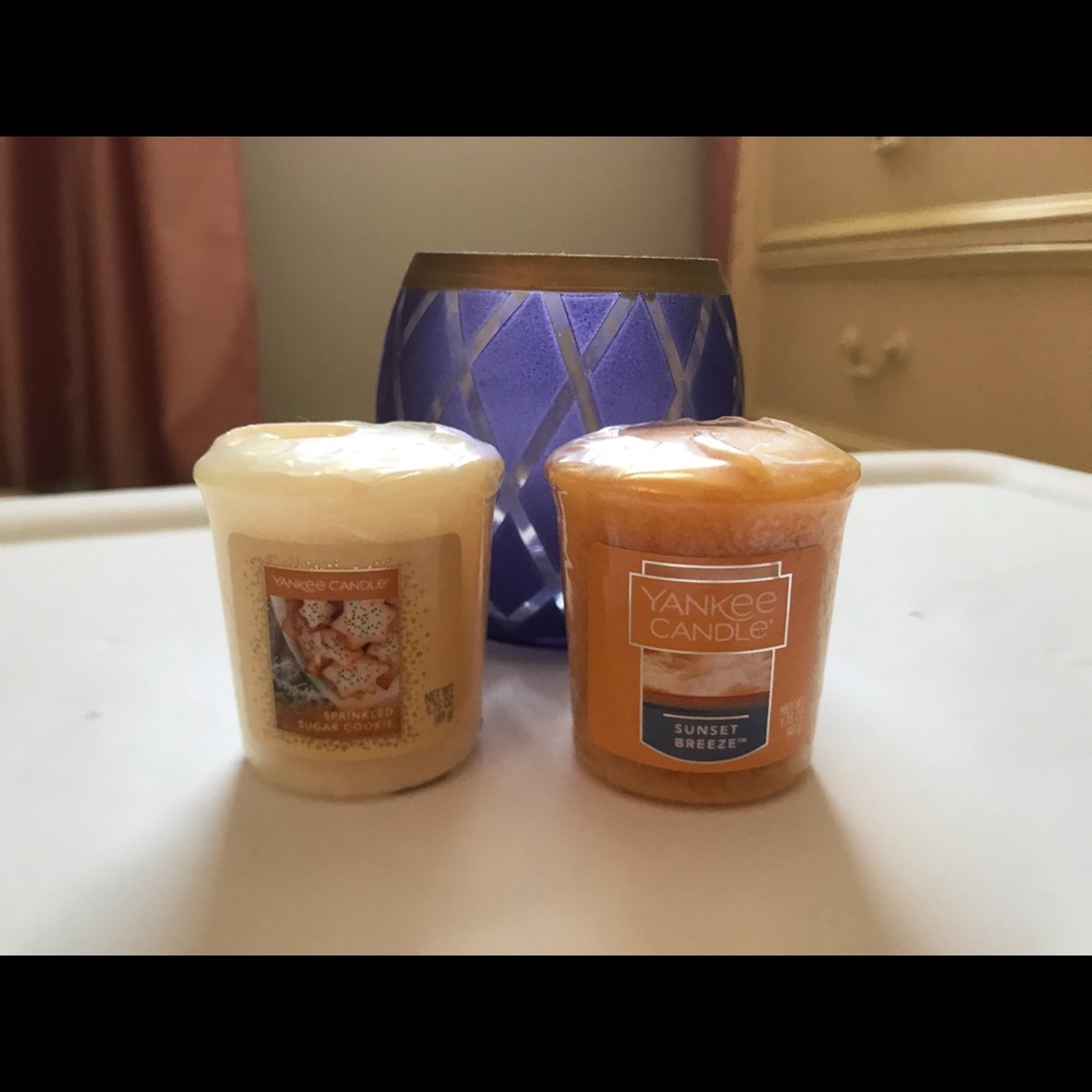BRAND NEW Yankee Candle Holder & Candles